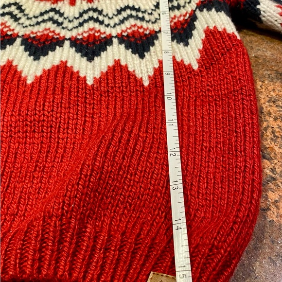 Mommy and child Canadiana matching sweaters - Picture 14 of 15